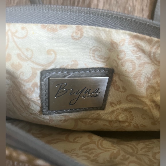 Bryna Nicole crossbody bag - Picture 6 of 10